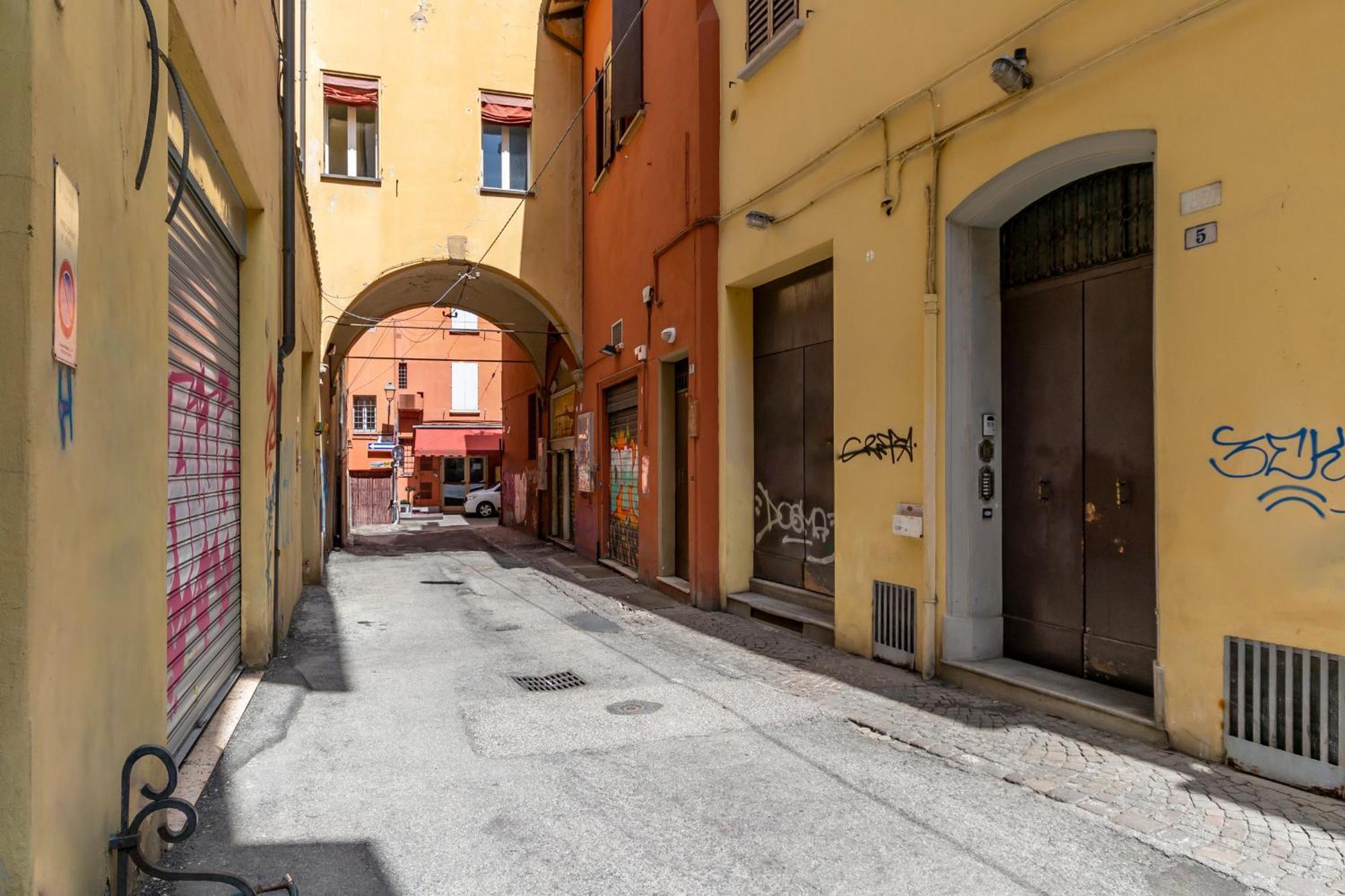 Apartment Amos - 5 Minutes From Piazza Maggiore Bologna Buitenkant foto